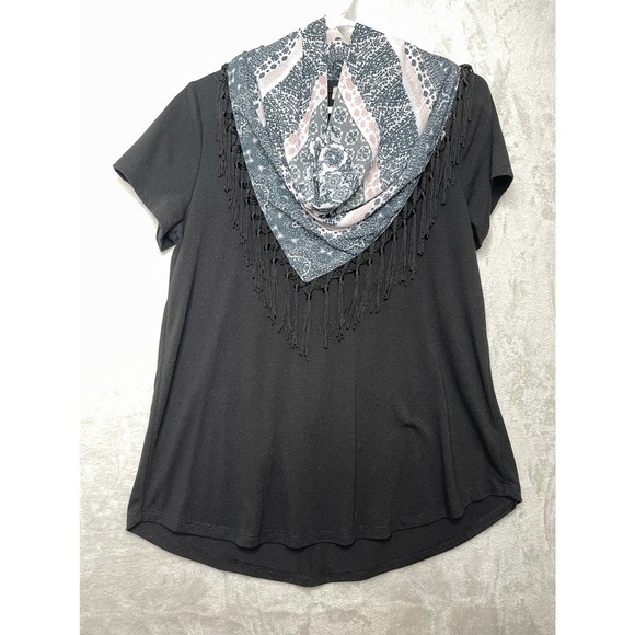 live and let live Tops - Live and let live blouse with detachable scarf Sz L